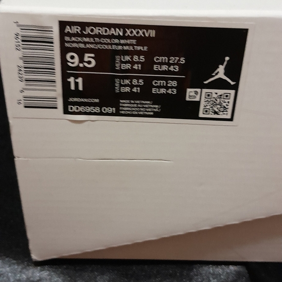 Air Jordan XXXVII BOX ONLY 9.5 Outside Sleve Does Have Flaws Some In Box - Picture 3 of 16